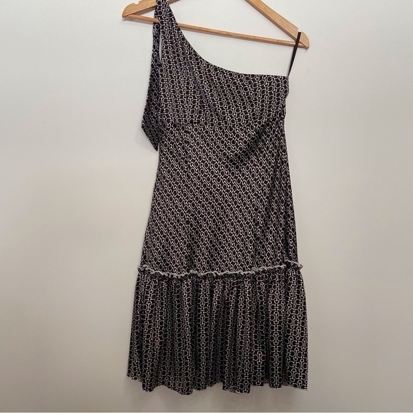 GORGEOUS Serena dress one shoulder silky dresses black cream white size 3 lightw - Picture 5 of 14